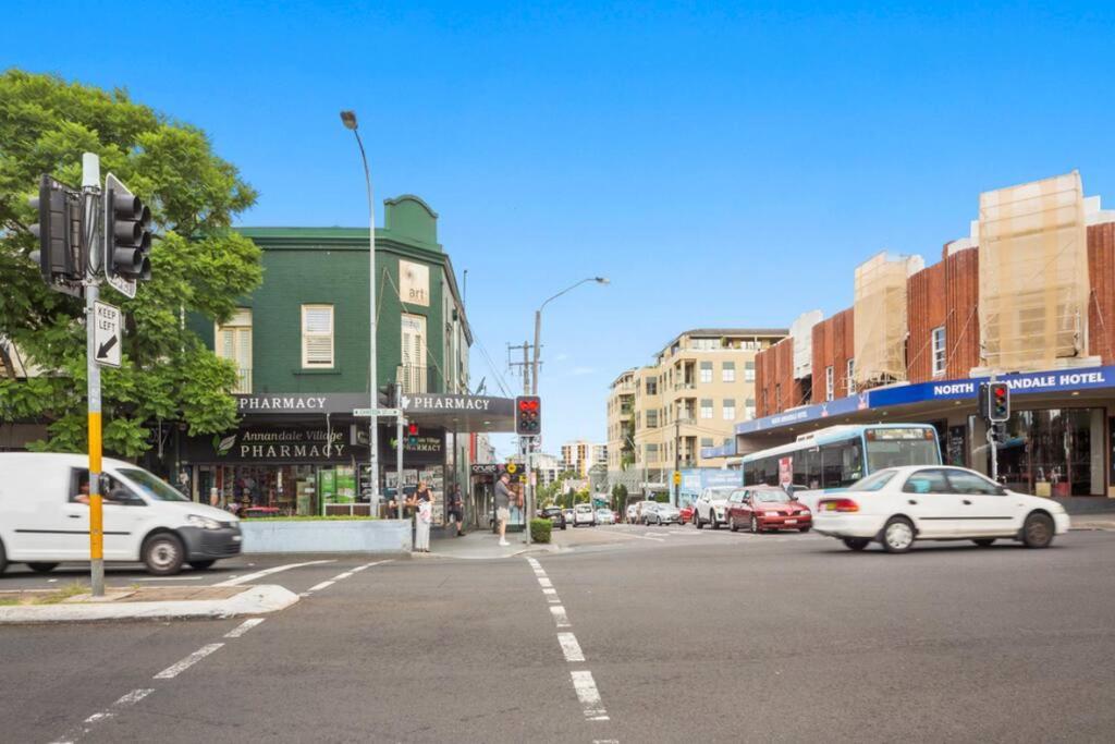Stylish In Heart Of Annandale Village
