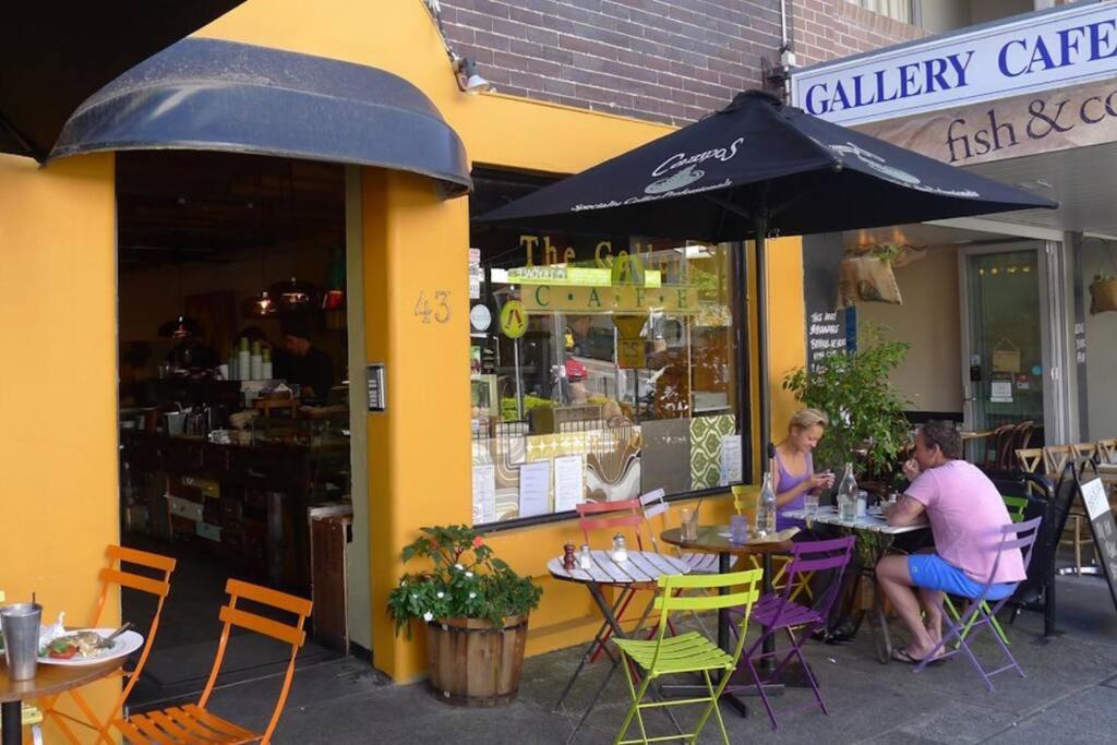Holiday home Stylish In Heart Of Annandale Village Sydney